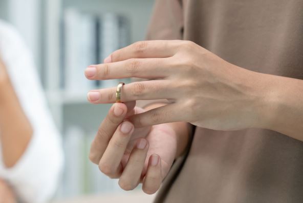 razvod zena burma.jpg