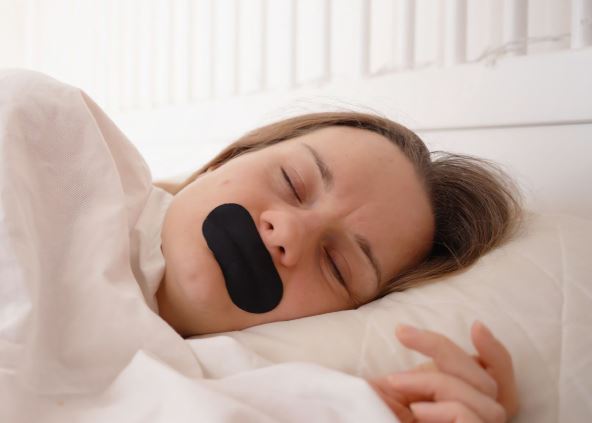 traka za lepljenje usta