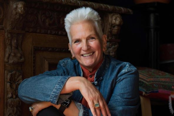 Carolyn Cowan (2).jpg