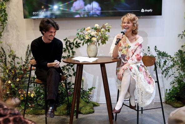 Pamela Anderson 1047917441.jpg