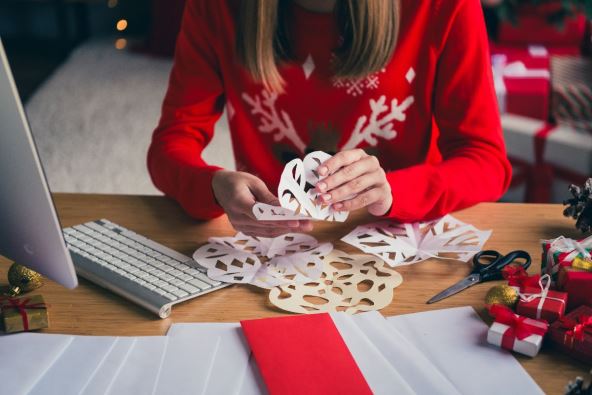 kako napraviti papirnu pahuljicu 2.jpg