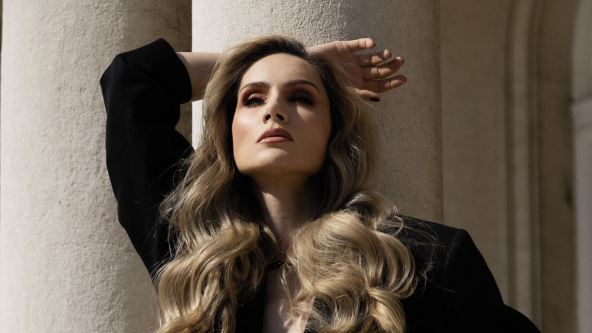 004 Prica s naslovne Jelena Gavrilovic_foto Milos Nadazdin.jpg