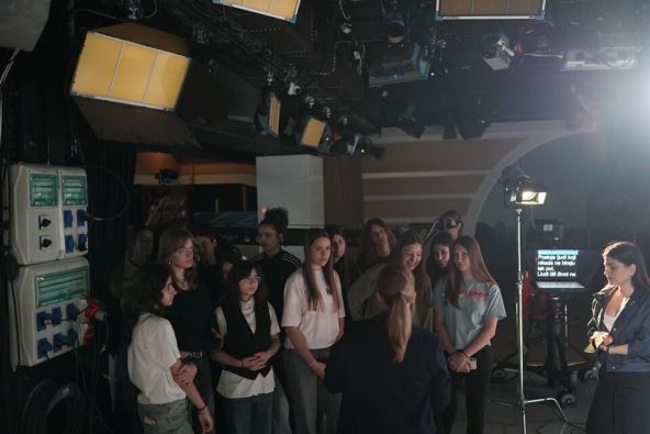 ucenice u poseti WMG 4.jpg