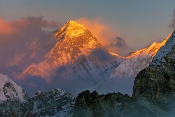 mont_everest_2704989465.jpg