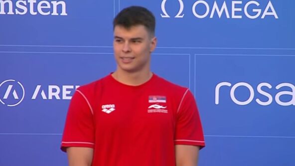 Andrej Barna plivač