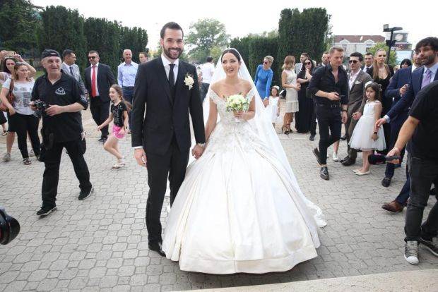 Aleksandra Prijović i Filip Živojinović slave četvrtu godišnjicu braka