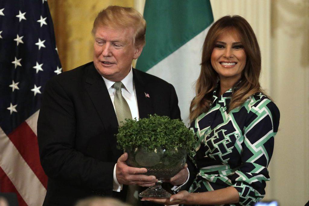 Melanija Tramp u memoarima otkrila sve o kraljevskoj porodici i Megan i Hariju