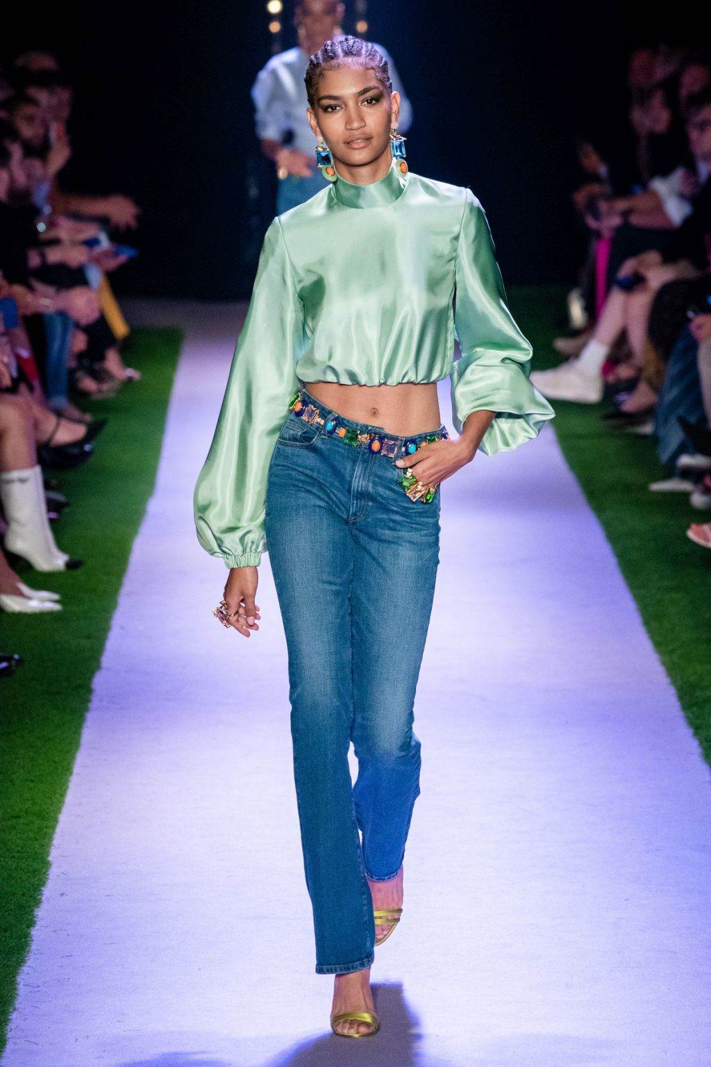 10 MODNIH KOMBINACIJA IZ NJUJORKA ZA JESEN 2019: moderne pantalone, sakoi i farmerke koje žene u Srbiji žele već danas (FOTO)