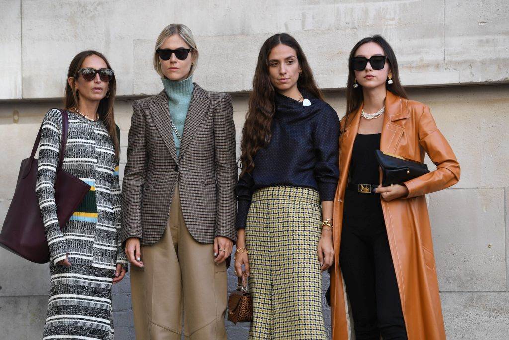 MODA ZA JESEN 2019: kakve jakne i mantile, sakoe i haljine nose žene na ulicama Londona (FOTO)