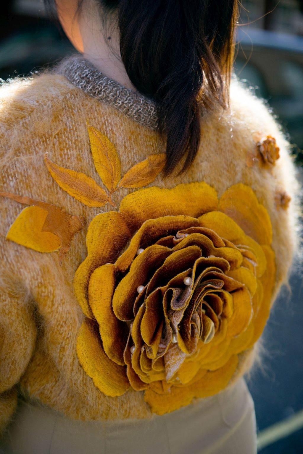 MODNI DETALJI ZA SEZONU JESEN / ZIMA 2019: hit cipele, tašne i nakit sa ulica Londona (FOTO)