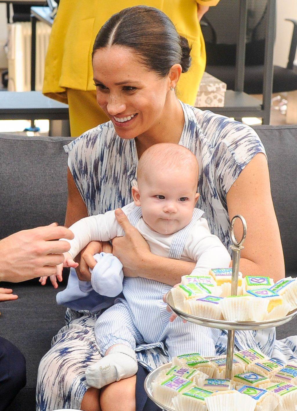 MEGAN MARKL I PRINC HARI KONAČNO POKAZALI SINA: mali Arči toliko liči na oca da je ceo svet u šoku! (FOTO)