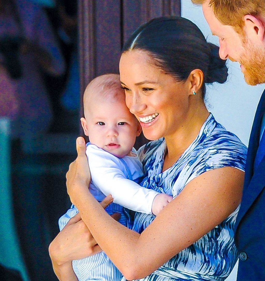 MEGAN MARKL I PRINC HARI KONAČNO POKAZALI SINA: mali Arči toliko liči na oca da je ceo svet u šoku! (FOTO)