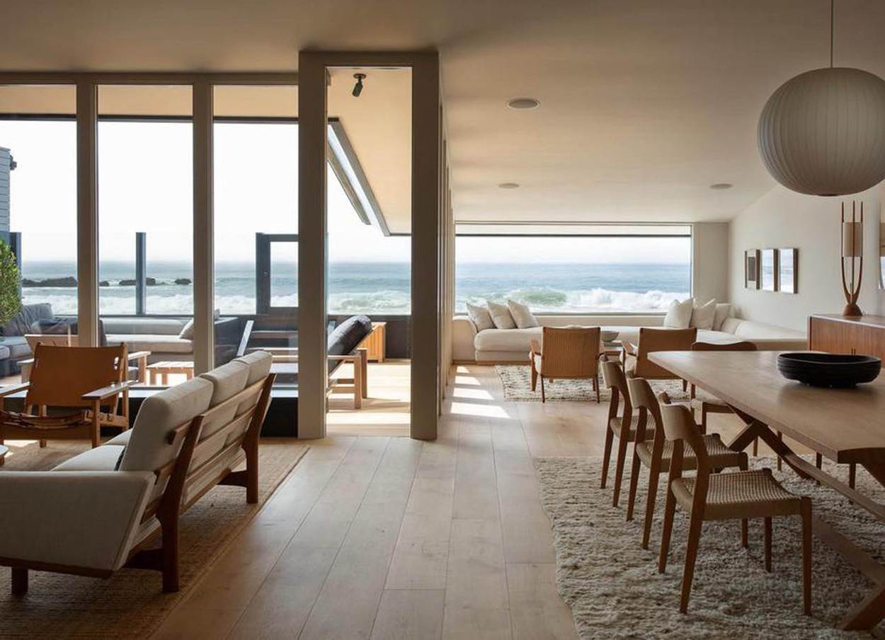 SAVRŠENA KUĆA SA MALO NAMEŠTAJA: glumac Džejson Stejtam i manekenka Rouzi Hantington-Vajtli prodaju modernu vilu za 20 miliona dolara (FOTO)