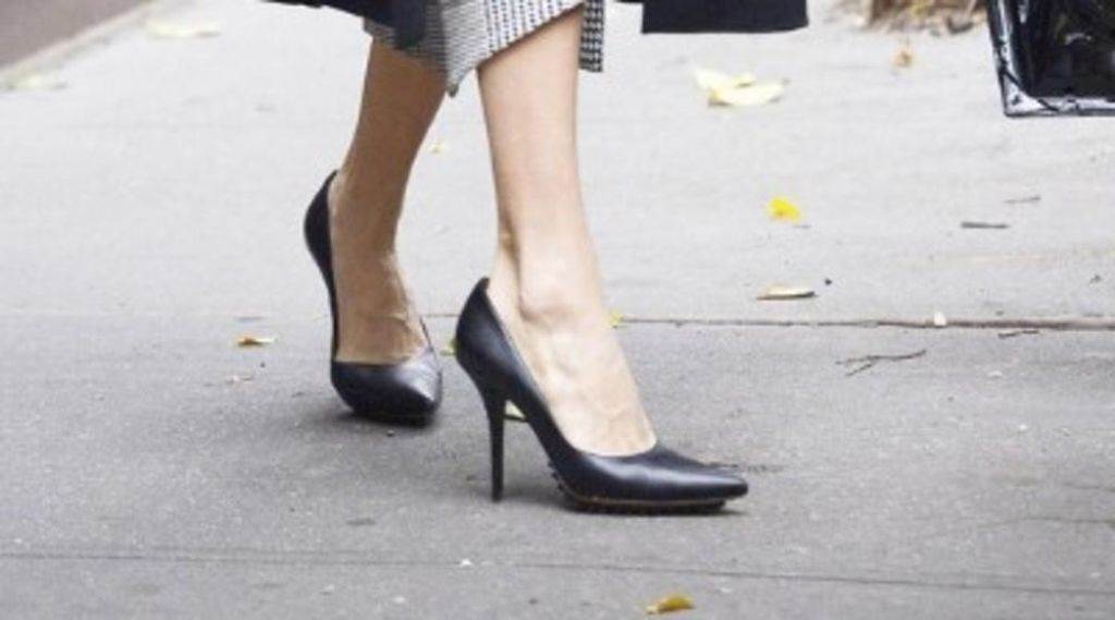 MODERAN KAPUT I EFEKTNA SUKNJA KAO ODLIČNA KOMBINACIJA ZA SVAKI DAN: 3 kaputa Amal Kluni su obeležili jesen 2019 (FOTO)