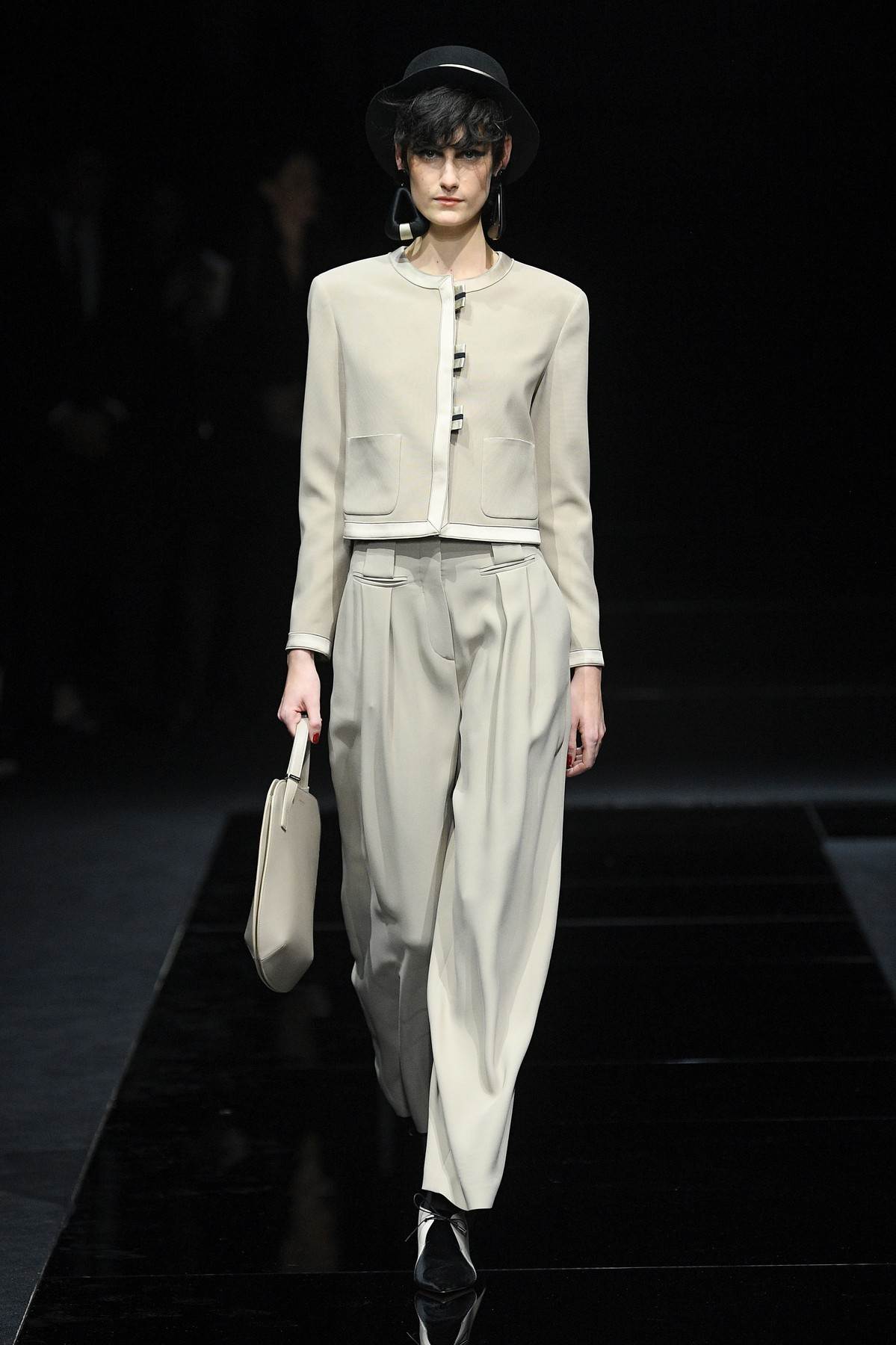 ARMANI ZA 2020: ženstvena i praktična moda uz sako i pantalone koji se nose svuda (FOTO)