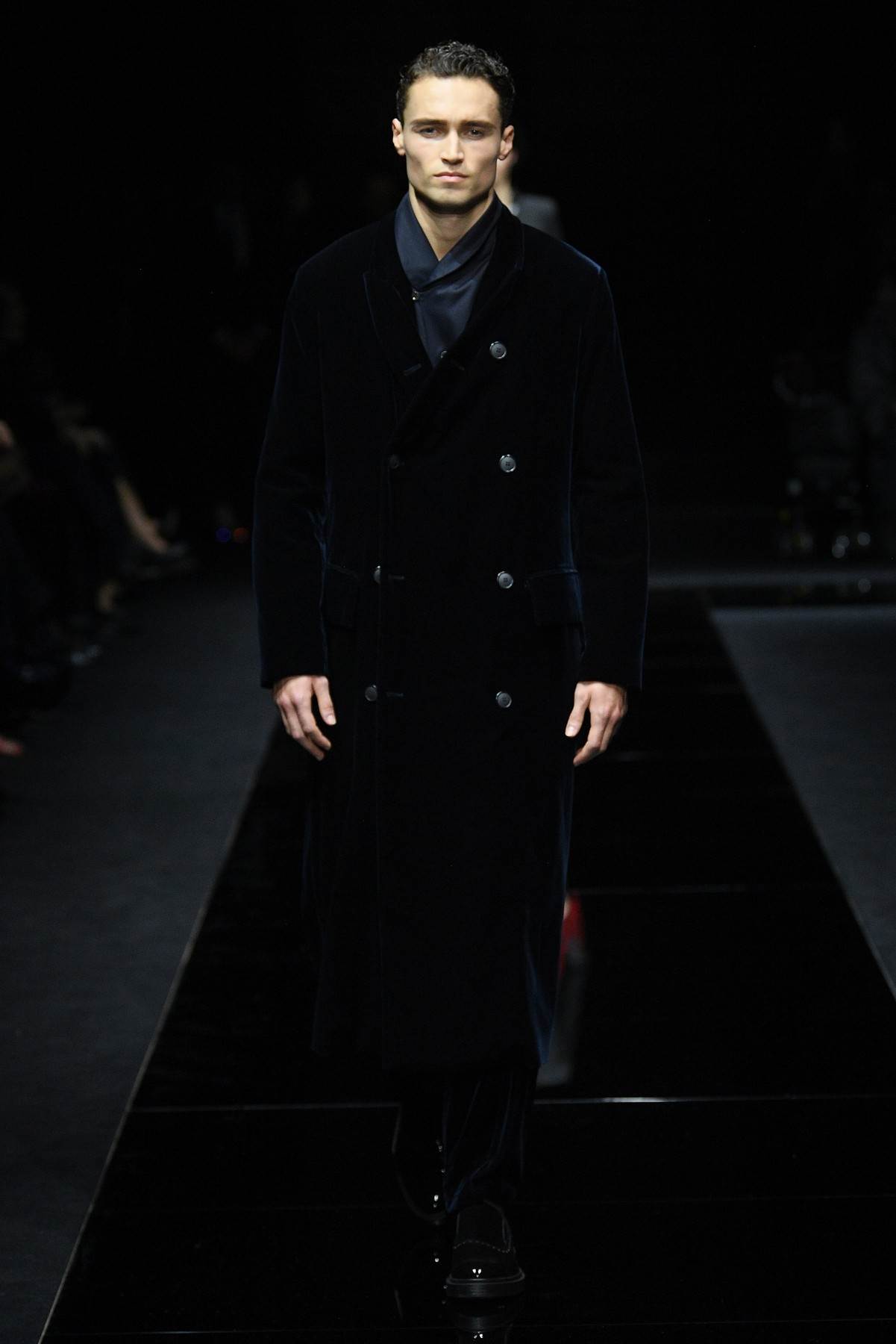 ARMANI ZA 2020: ženstvena i praktična moda uz sako i pantalone koji se nose svuda (FOTO)
