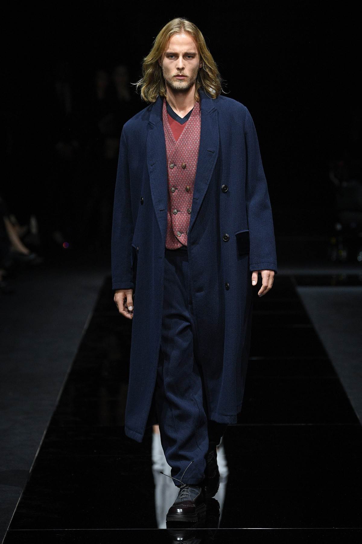 ARMANI ZA 2020: ženstvena i praktična moda uz sako i pantalone koji se nose svuda (FOTO)