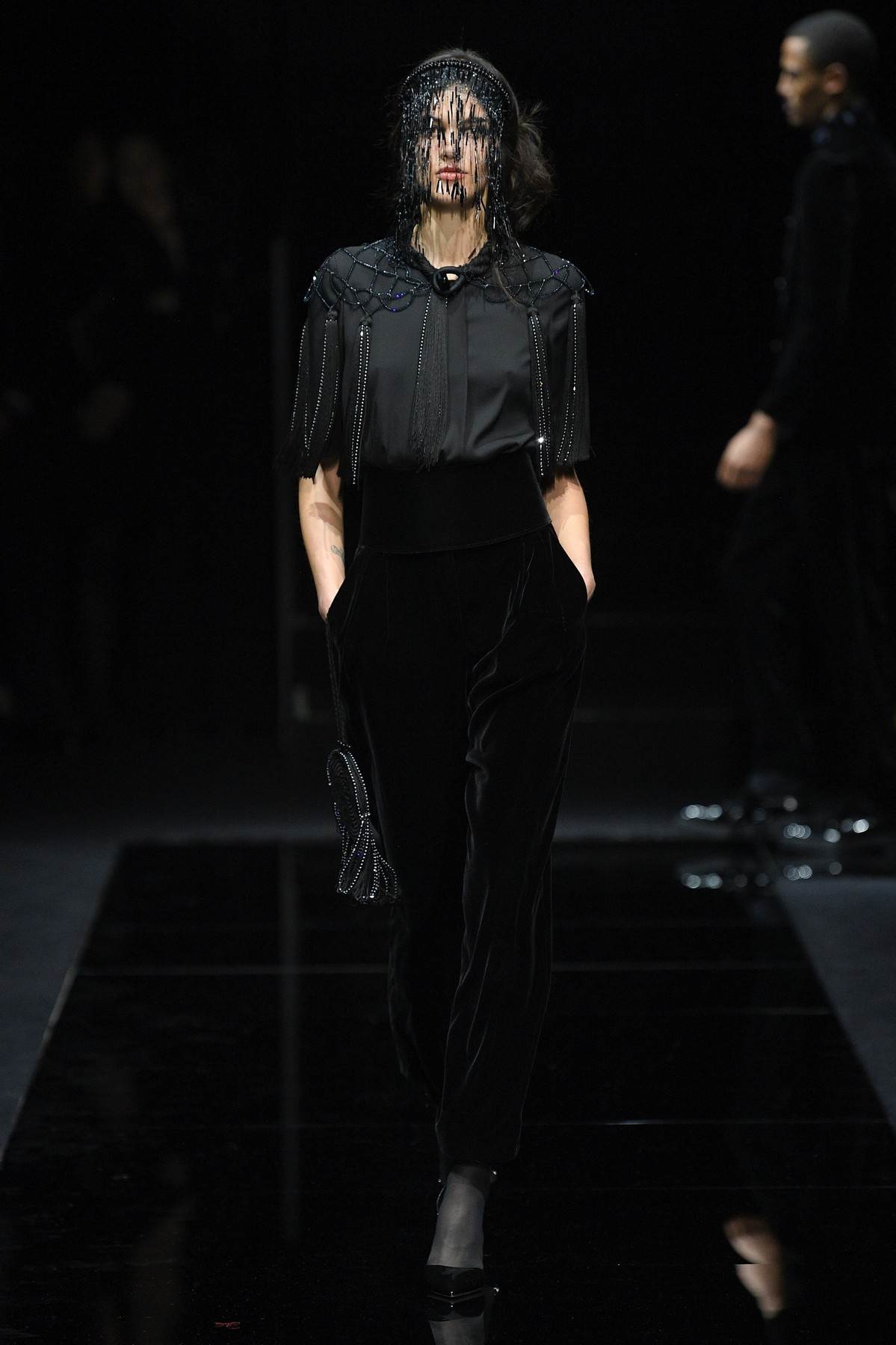 ARMANI ZA 2020: ženstvena i praktična moda uz sako i pantalone koji se nose svuda (FOTO)