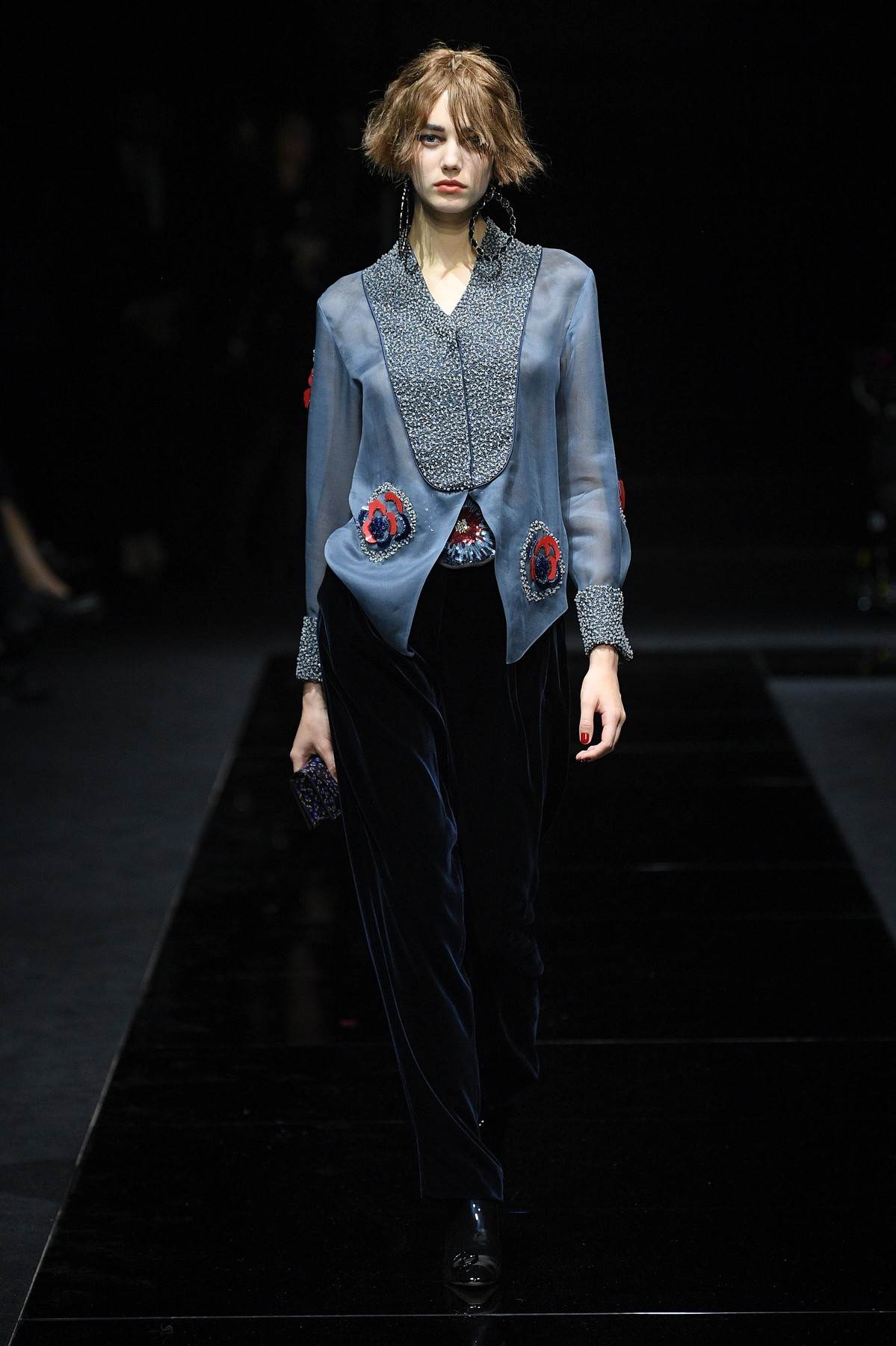 ARMANI ZA 2020: ženstvena i praktična moda uz sako i pantalone koji se nose svuda (FOTO)