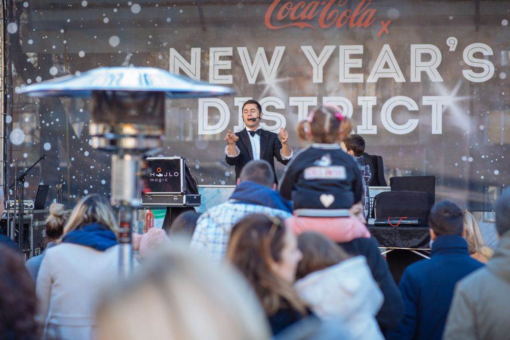 NAJLEPŠA PRAZNIČNA ATMOSFERA JE NA TOPLIČINOM VENCU: Coca-Cola x New Year's District oduševio posetioce