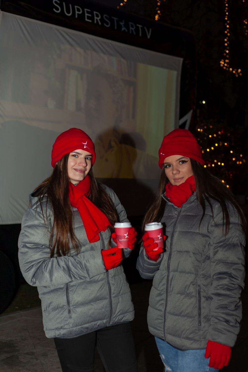 NAJLEPŠA PRAZNIČNA ATMOSFERA JE NA TOPLIČINOM VENCU: Coca-Cola x New Year's District oduševio posetioce