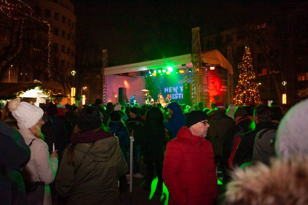 SPEKTAKULARNO VEČE ZA PAMĆENJE: evo kako je izgledala proslava Nove godine na Coca-Cola x New Year's Districtu