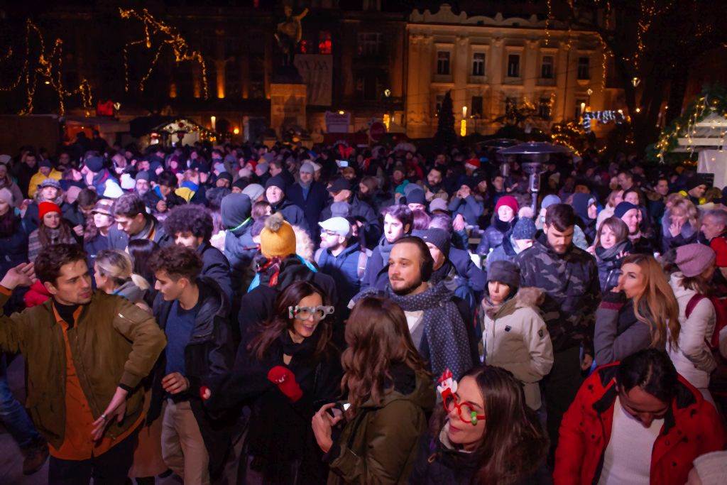 SPEKTAKULARNO VEČE ZA PAMĆENJE: evo kako je izgledala proslava Nove godine na Coca-Cola x New Year's Districtu