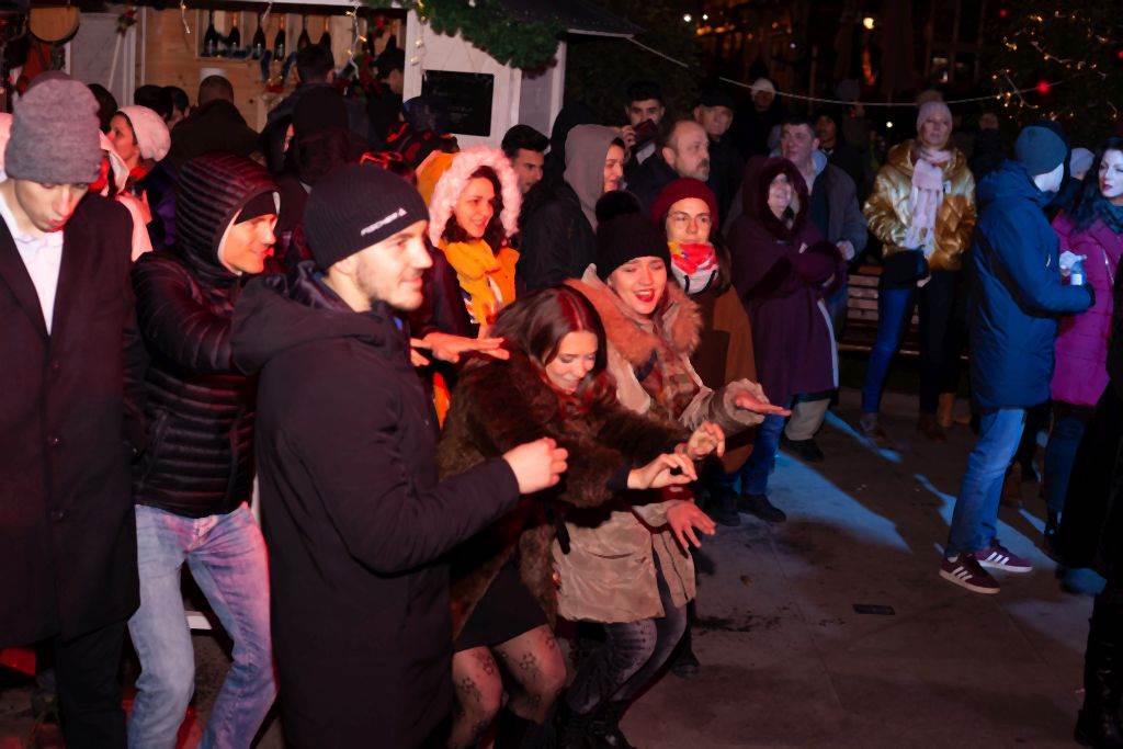 VELIKA ŽURKA I KONCERTI U CENTRU BEOGRADA: DOČEK 2020. NA COCA COLA x NEW YEAR’S DISTRICTU