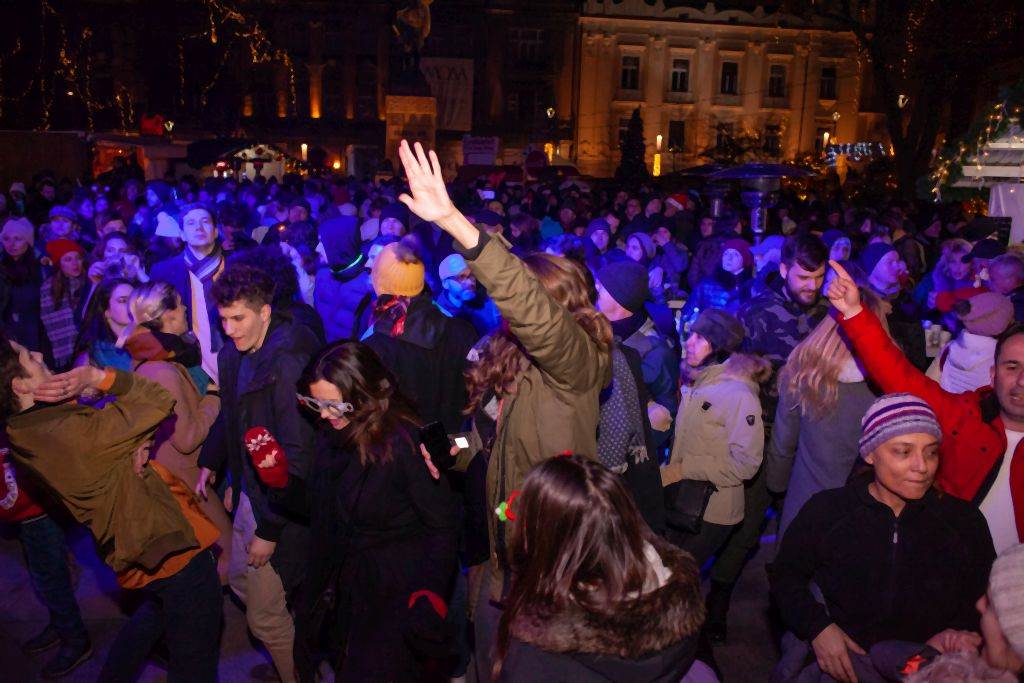 VELIKA ŽURKA I KONCERTI U CENTRU BEOGRADA: DOČEK 2020. NA COCA COLA x NEW YEAR’S DISTRICTU