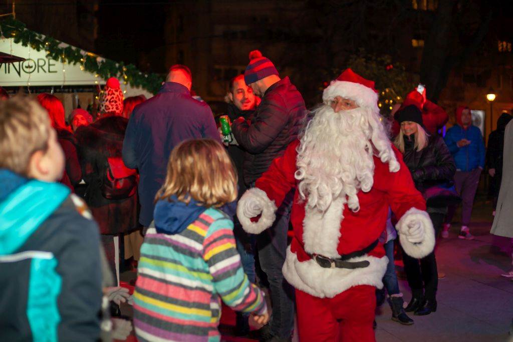 BOŽIĆ NA DRUGAČIJI NAČIN: proslavite najlepši praznik na Coca-Cola x New Year’s Districtu