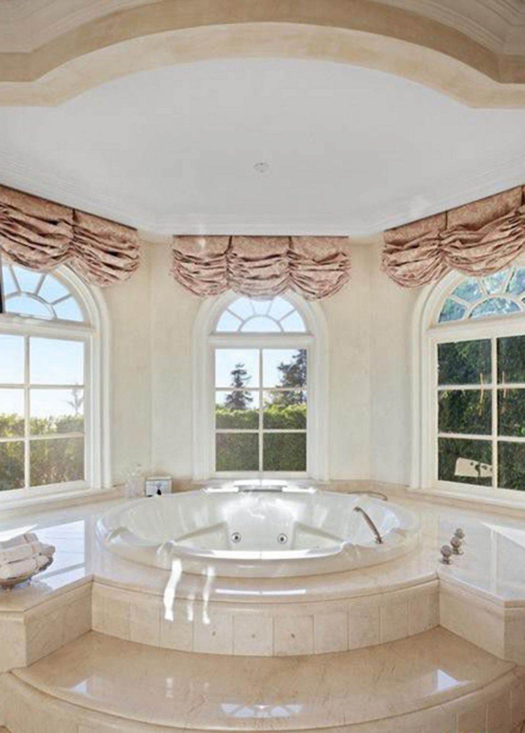 DOM LARIJA KINGA PRODAT ZA VIŠE OD 15 MILIONA DOLARA: zavirite u kuću slavnog TV voditelja (FOTO)