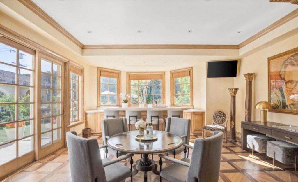 DOM LARIJA KINGA PRODAT ZA VIŠE OD 15 MILIONA DOLARA: zavirite u kuću slavnog TV voditelja (FOTO)