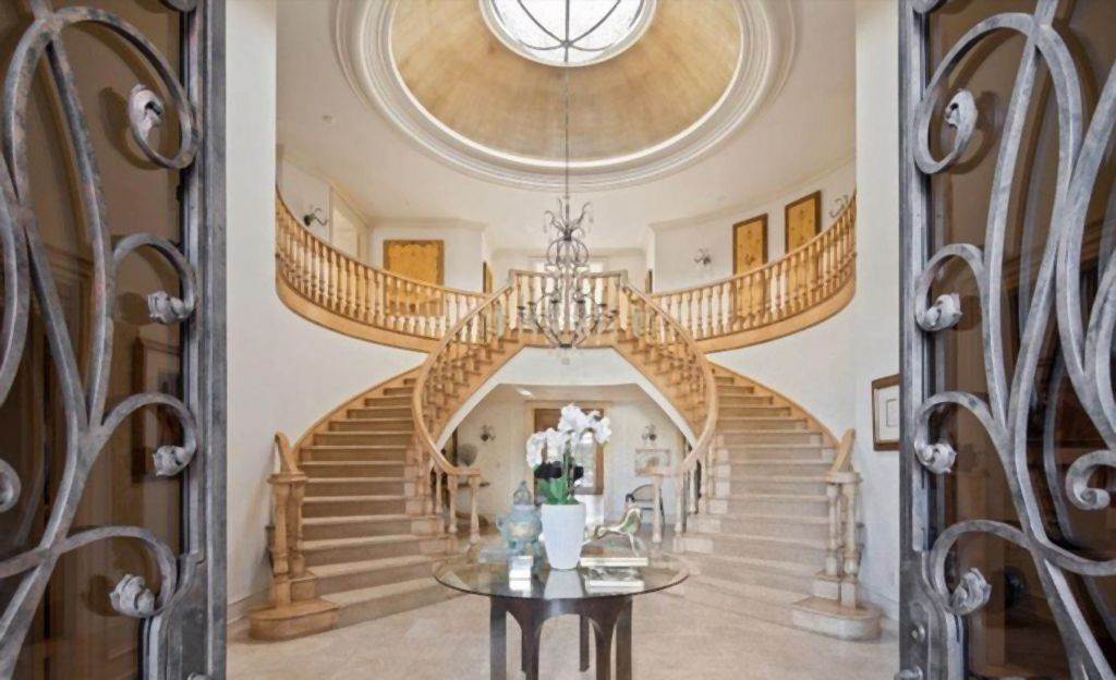 DOM LARIJA KINGA PRODAT ZA VIŠE OD 15 MILIONA DOLARA: zavirite u kuću slavnog TV voditelja (FOTO)