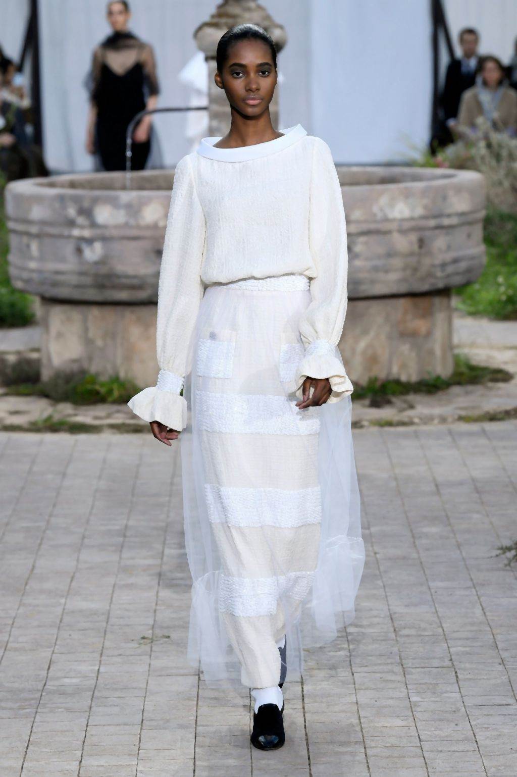 ŠANEL VISOKA MODA ZA 2020: haljine koje Lagerfeld nikad ne bi odobrio (FOTO)