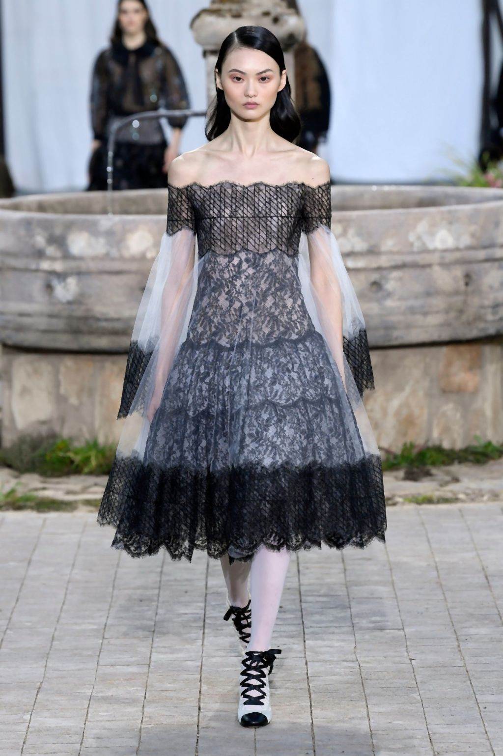 ŠANEL VISOKA MODA ZA 2020: haljine koje Lagerfeld nikad ne bi odobrio (FOTO)