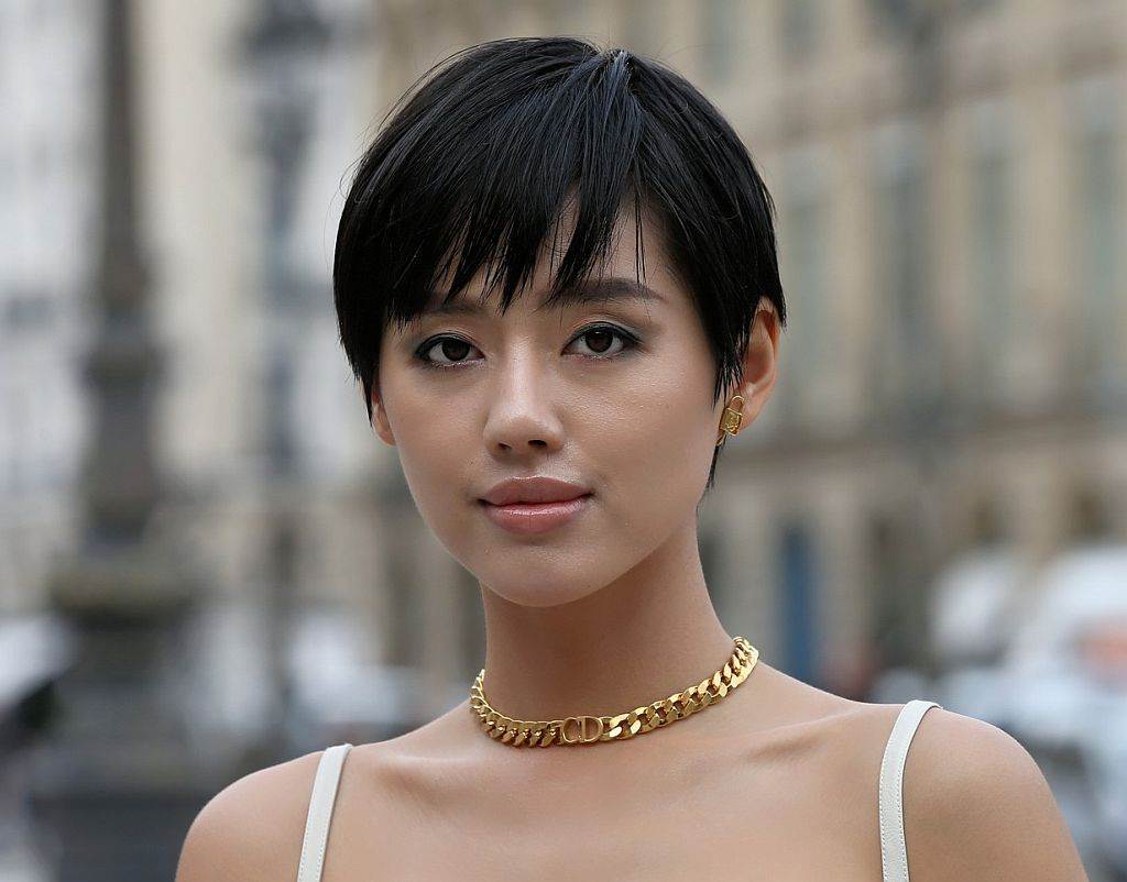 NAJLEPŠE FRIZURE KOJE NOSE ŽENE U PARIZU: vraća se modni detalj koji vole i dame u Srbiji