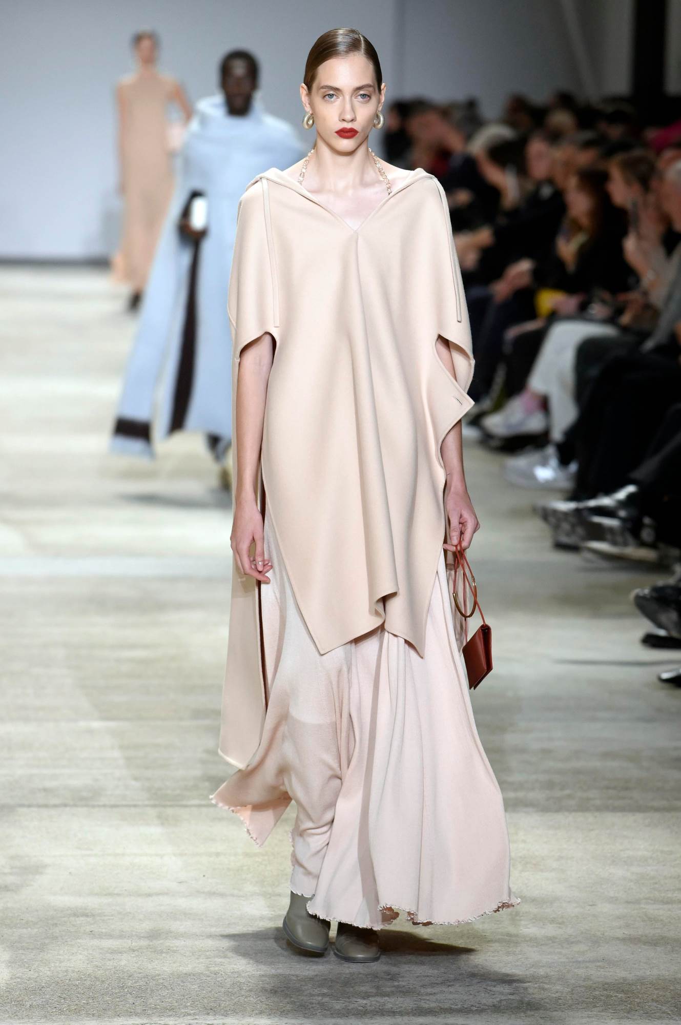 NAJLEPŠE HALJINE ITALIJANSKE NEDELJE MODE 2020: savršena paleta boja i krojevi koji prikrivaju svaku manu (FOTO)