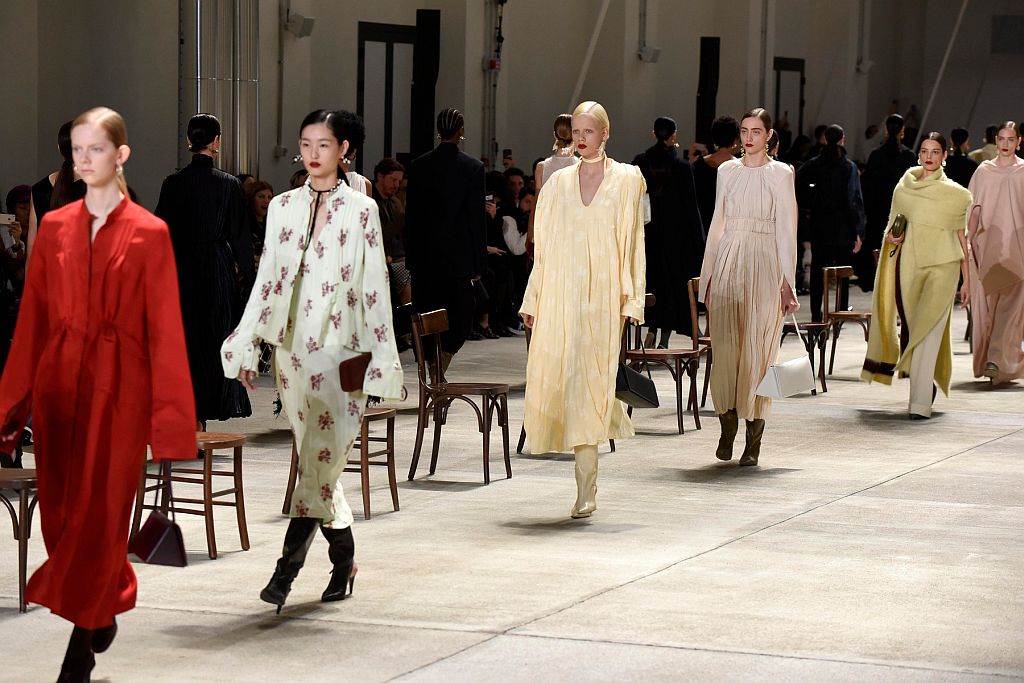 NAJLEPŠE HALJINE ITALIJANSKE NEDELJE MODE 2020: savršena paleta boja i krojevi koji prikrivaju svaku manu (FOTO)