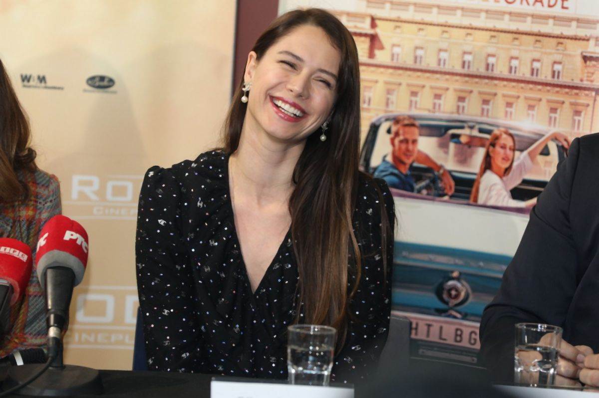 NAJLEPŠA RUSKA GLUMICA OČARALA SRBIJU: Dijana Požarskaja diskretno doterana osvojila i ženska srca (FOTO)