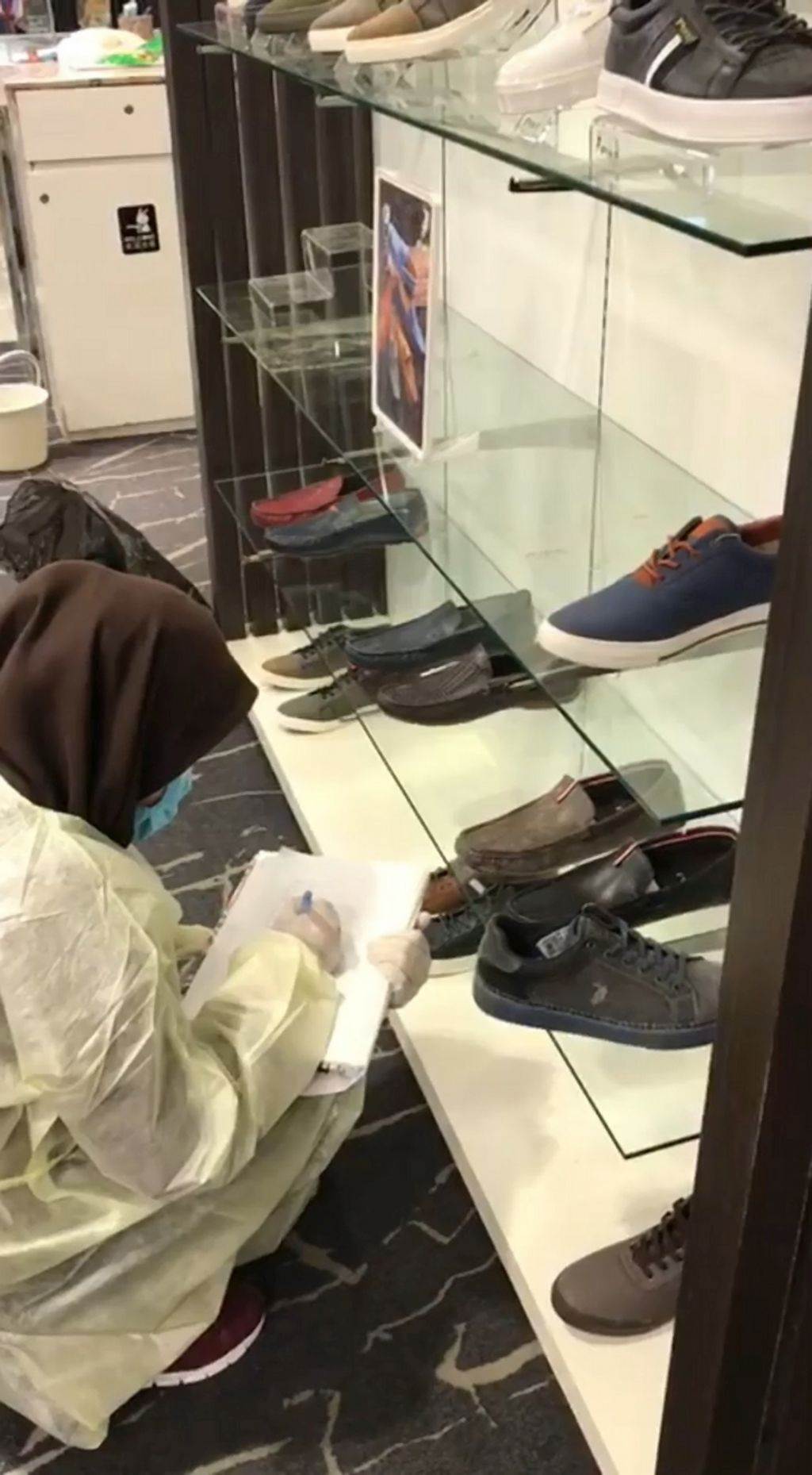 ŠOK SLIKE IZ TRŽNOG CENTRA POSLE KORONA VIRUSA: nećete verovati na šta liče stvari kad ne rade klima uređaji u šoping molu (FOTO)