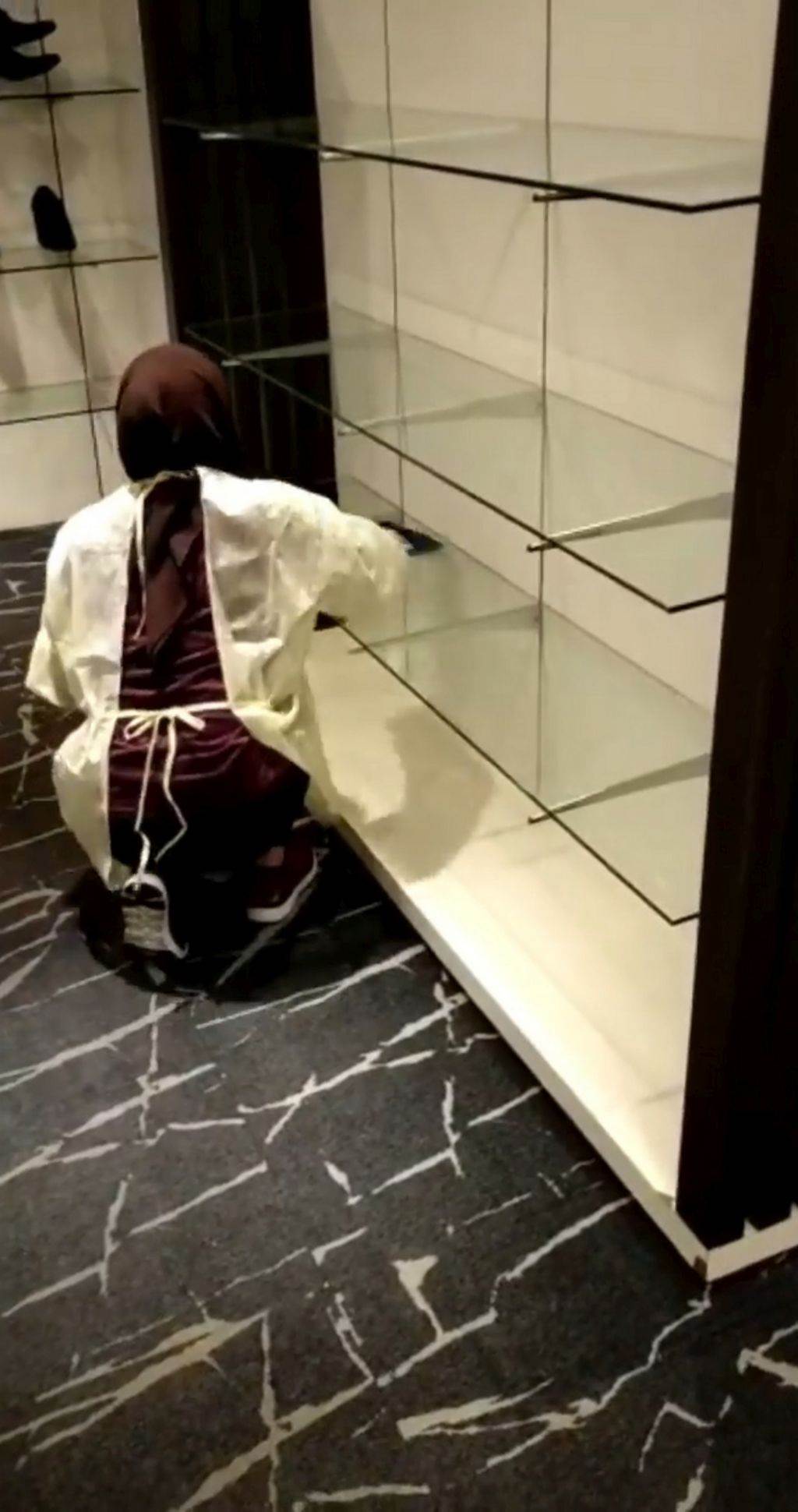 ŠOK SLIKE IZ TRŽNOG CENTRA POSLE KORONA VIRUSA: nećete verovati na šta liče stvari kad ne rade klima uređaji u šoping molu (FOTO)