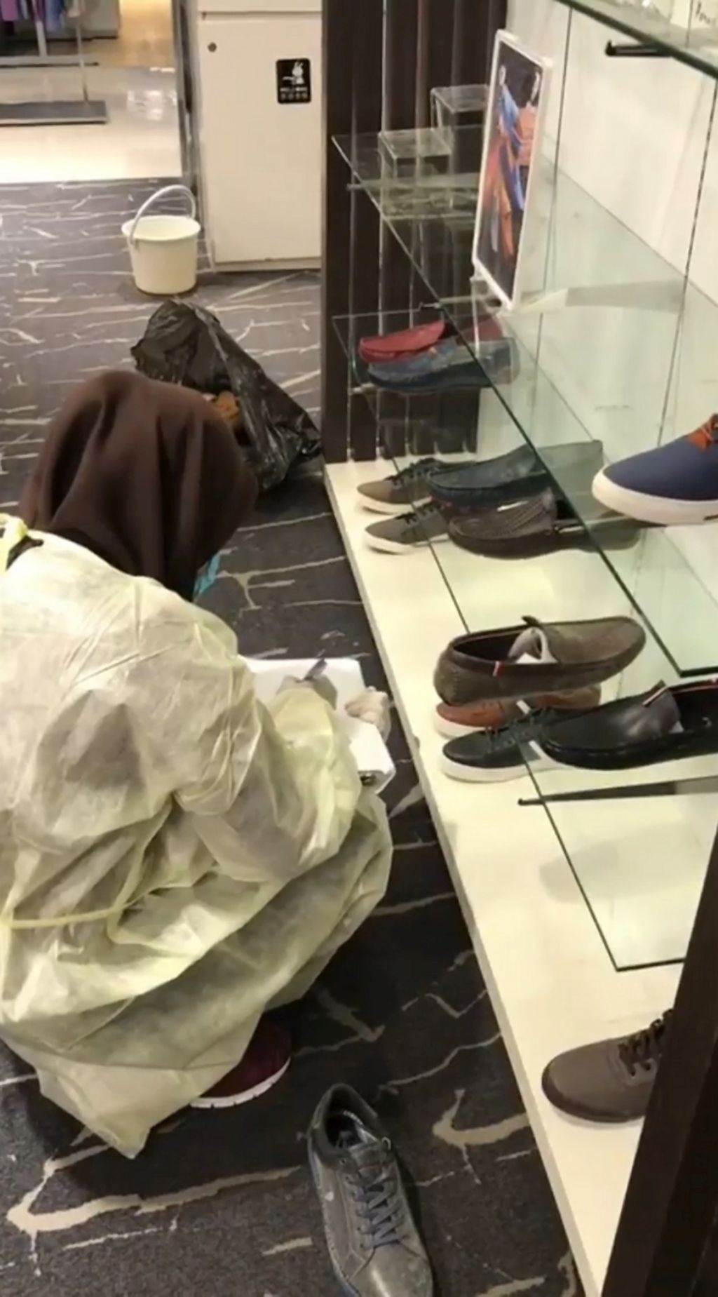 ŠOK SLIKE IZ TRŽNOG CENTRA POSLE KORONA VIRUSA: nećete verovati na šta liče stvari kad ne rade klima uređaji u šoping molu (FOTO)