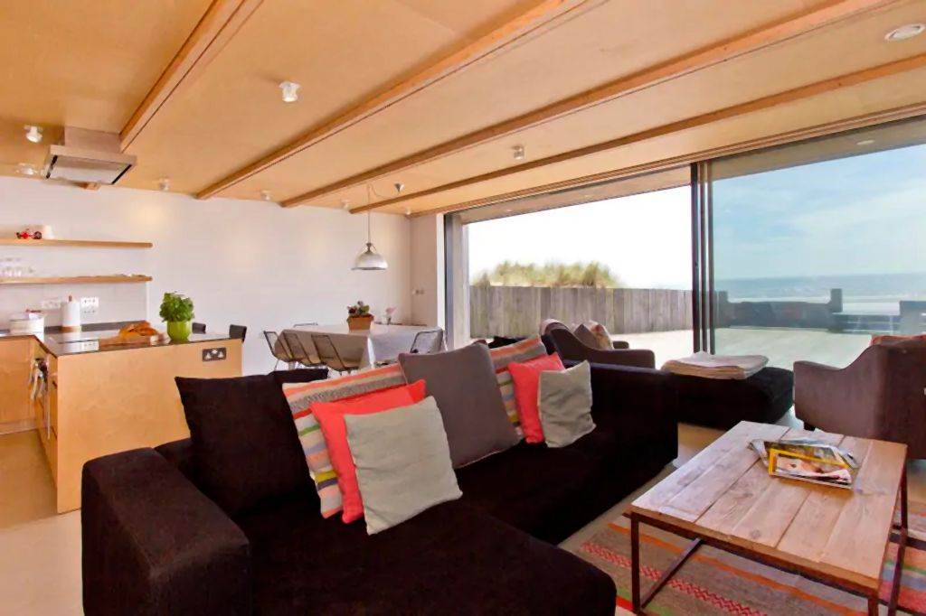 KUĆICA NA MORU: pogled i izlaz na plažu koji se ne zaboravljaju (FOTO)