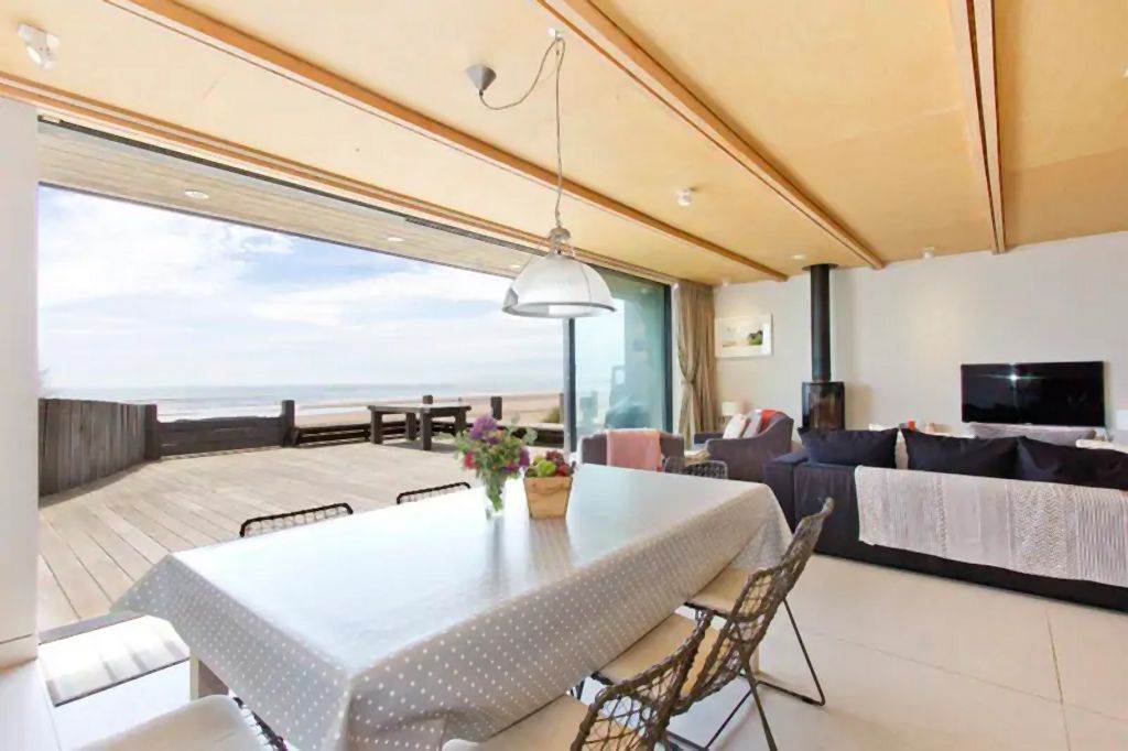 KUĆICA NA MORU: pogled i izlaz na plažu koji se ne zaboravljaju (FOTO)