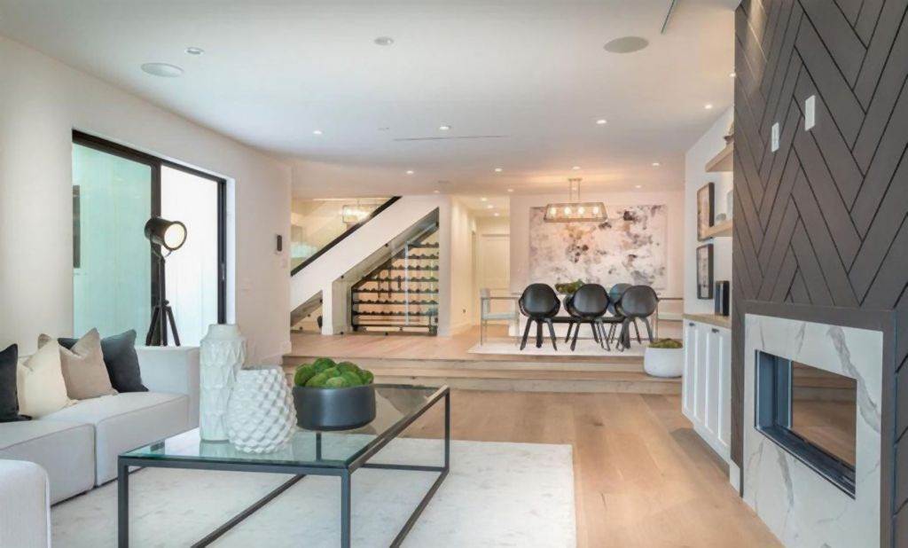 MODERNA KUĆA SA JEDNOSTAVNIM NAMEŠTAJEM: renoviranje koje daje više svetla i lepši pogled u dvorište (FOTO)