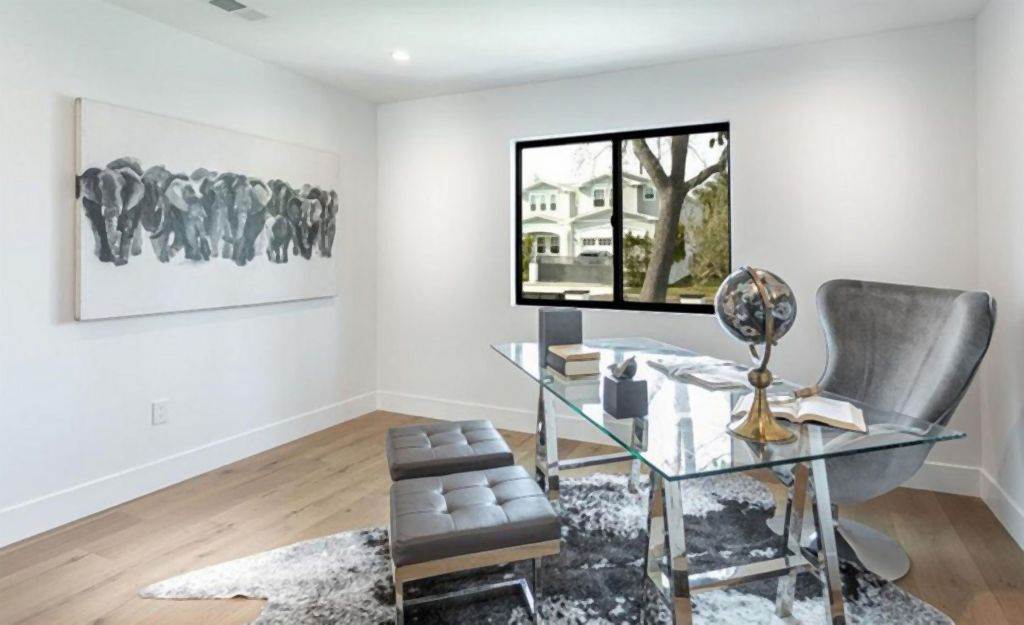 MODERNA KUĆA SA JEDNOSTAVNIM NAMEŠTAJEM: renoviranje koje daje više svetla i lepši pogled u dvorište (FOTO)