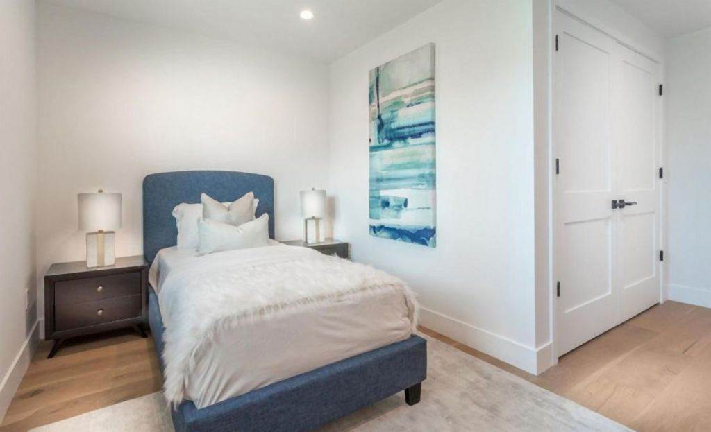 MODERNA KUĆA SA JEDNOSTAVNIM NAMEŠTAJEM: renoviranje koje daje više svetla i lepši pogled u dvorište (FOTO)