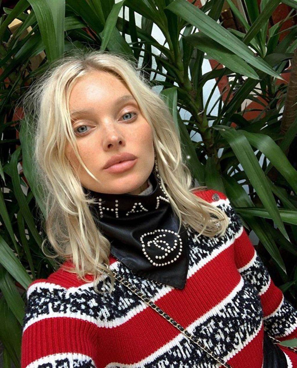 modni-detalj-broj-1-za-jesen-2020-kako-da-kombinujete-sal-maramu-uz-vas-stil-oblacenja-foto