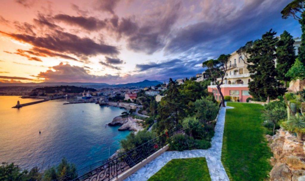 kuca-son-koneri-francuska-vila-dzems-bond