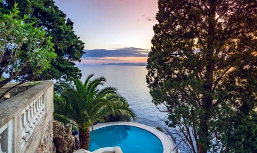 kuca-son-koneri-francuska-vila-dzems-bond